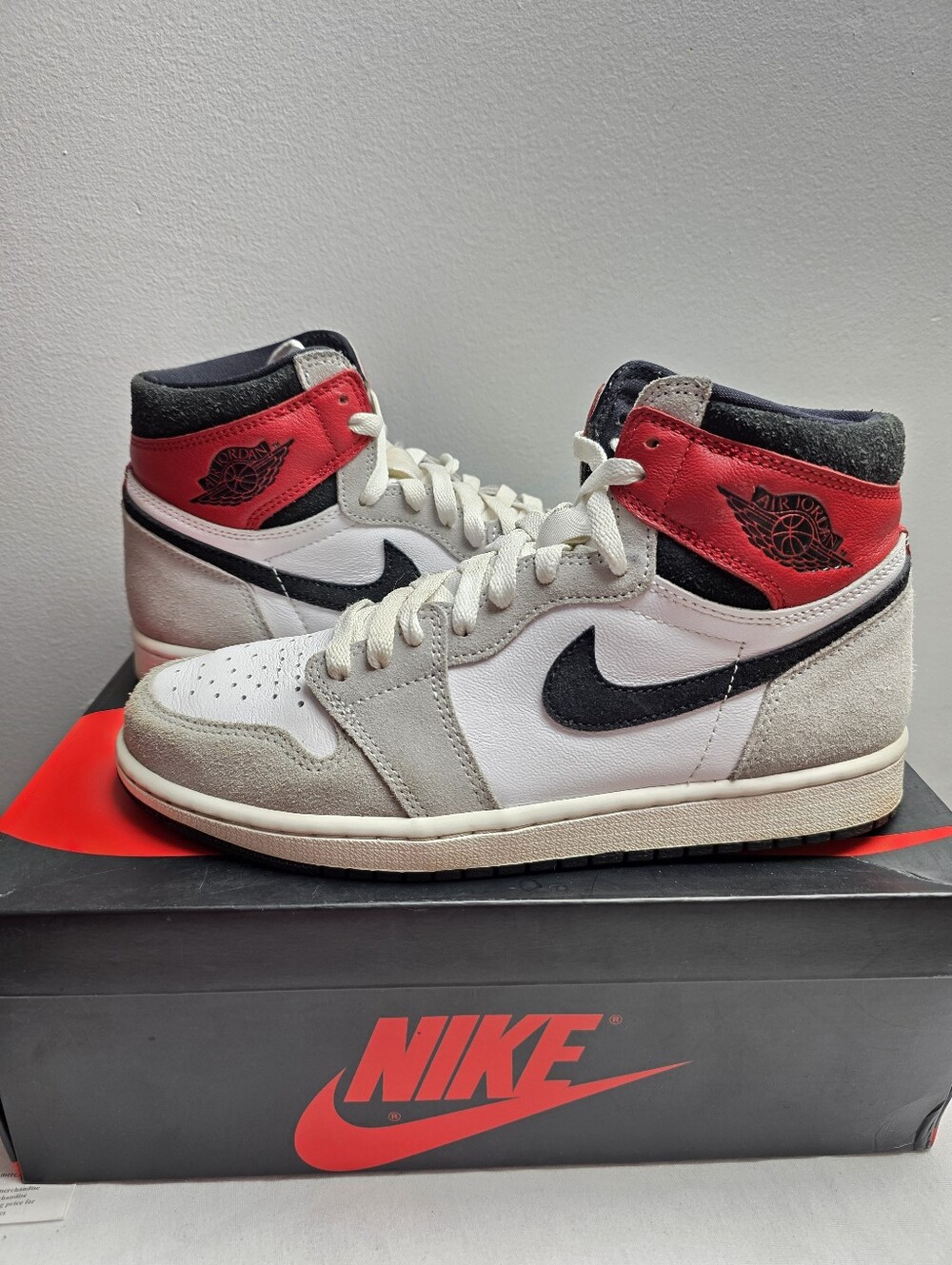 Nike Air Jordan 1 Retro High OG Light Smoke Grey